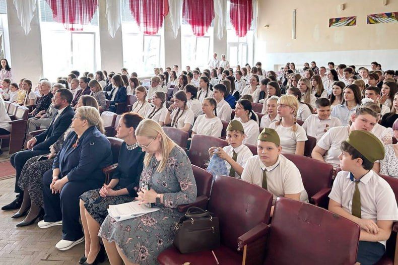 В Свердловске прошло награждения победителей и призеров муниципального этапа Всероссийской олимпиады школьников В Свердловске прошло награждения победителей и призеров муниципального этапа Всероссийской олимпиады школьников