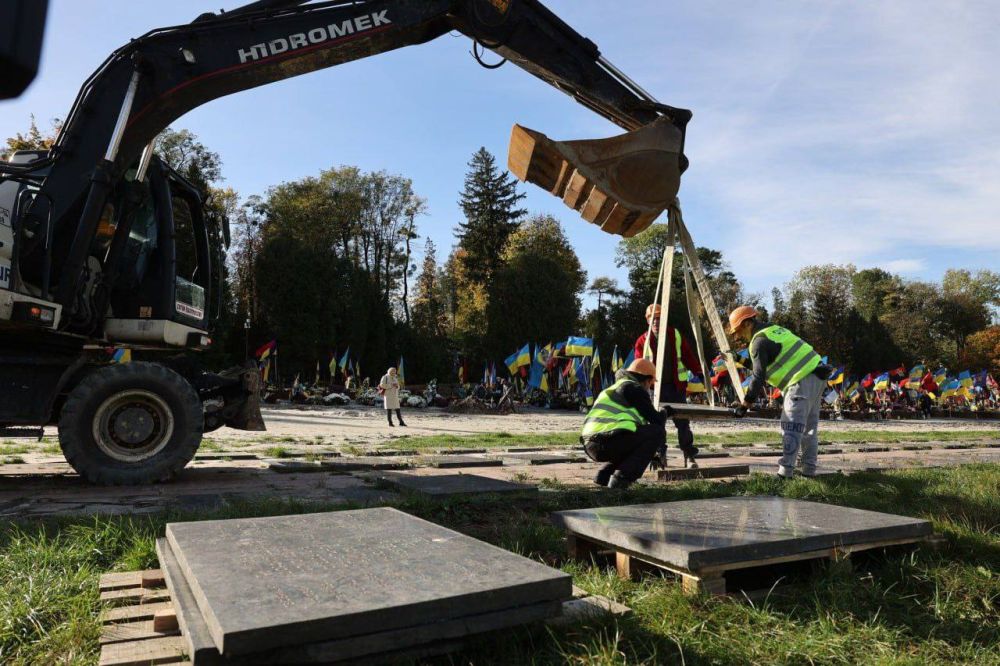 Украинские власти превращают себя и всех украинцев в манкуртов Украинские власти превращают себя и всех украинцев в манкуртов