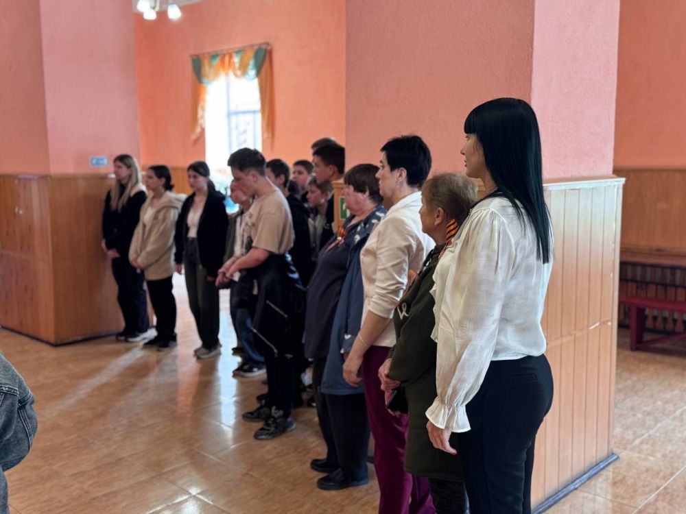 Сотрудники Центра досуга «Дзержинец» в Доме культуры им. Ленина организовали и представили передвижную фотовыставка «Защитником быть – Родине служить!», посвященная подвигу ровенчан – участников боевых действий и... Сотрудники Центра досуга «Дзержинец» в Доме культуры им. Ленина организовали и представили передвижную фотовыставка «Защитником быть – Родине служить!», посвященная подвигу ровенчан – участников боевых действий и...