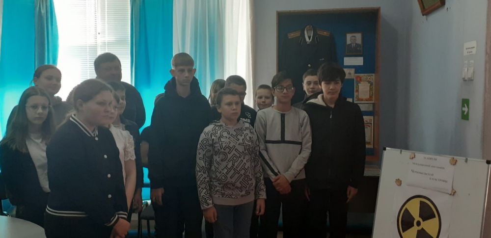 24 апреля в Белокуракинском краеведческом музее состоялось встреча учащихся БСШ № 1 с ликвидатором аварии на Чернобыльской АЭС –Светличным Юрием Николаевичем 24 апреля в Белокуракинском краеведческом музее состоялось встреча учащихся БСШ № 1 с ликвидатором аварии на Чернобыльской АЭС –Светличным Юрием Николаевичем