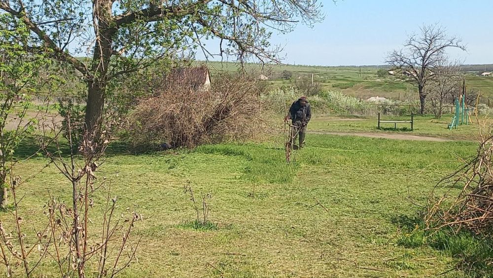 В поселке Таловое благоустроили памятник советским воинам В поселке Таловое благоустроили памятник советским воинам