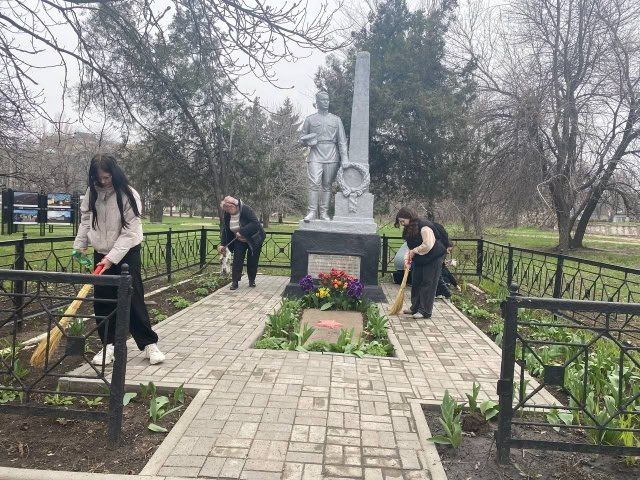 Краснолучский колледж промышленности и сервиса присоединился к экологической акции "Чистая Республика - 2025" Краснолучский колледж промышленности и сервиса присоединился к экологической акции "Чистая Республика - 2025"
