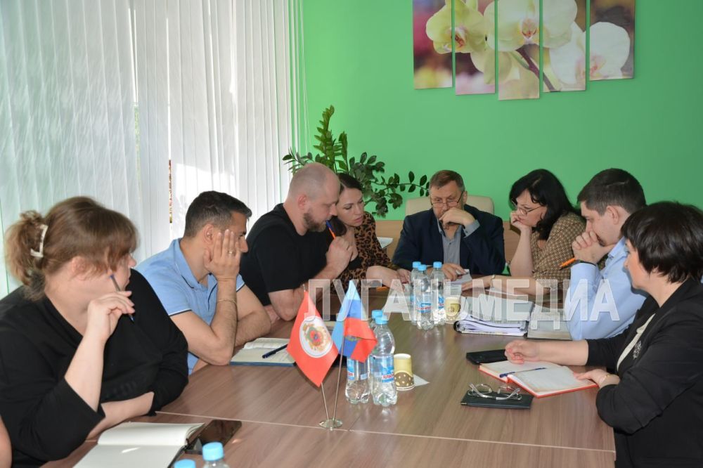 В Лутугино обсудили стратегию развития муниципалитета В Лутугино обсудили стратегию развития муниципалитета