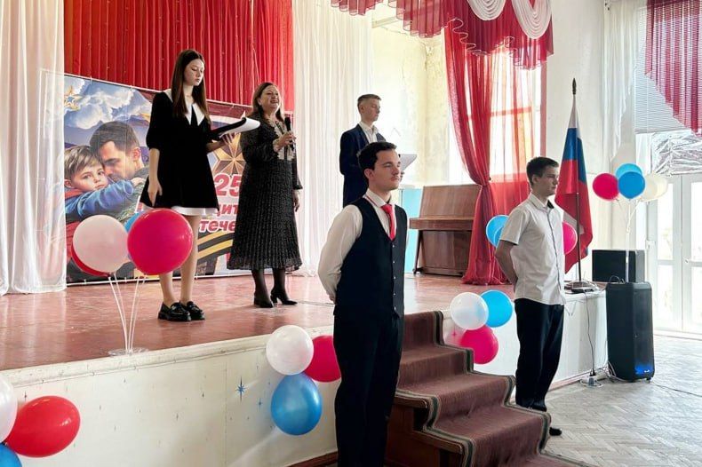 В Свердловске прошло награждения победителей и призеров муниципального этапа Всероссийской олимпиады школьников В Свердловске прошло награждения победителей и призеров муниципального этапа Всероссийской олимпиады школьников