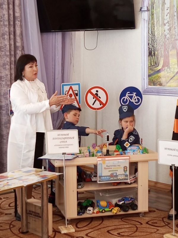 В Ровеньковском детском саду «Ладушки» прошла презентация для родительской общественности методической литературы, игрового дидактического материала и оборудования, которое поставлено по линии Министерства образования и... В Ровеньковском детском саду «Ладушки» прошла презентация для родительской общественности методической литературы, игрового дидактического материала и оборудования, которое поставлено по линии Министерства образования и...
