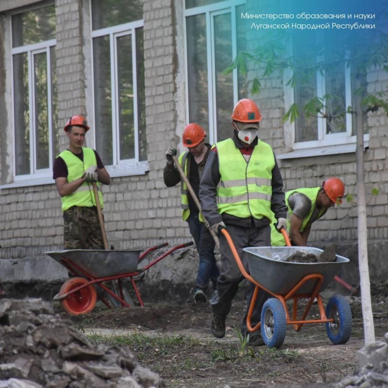 Родители активно принимают участие в ремонте Белореченской школы Родители активно принимают участие в ремонте Белореченской школы