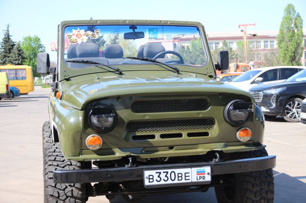 Участники автопробега Победы проехали по улицам Луганска Участники автопробега Победы проехали по улицам Луганска