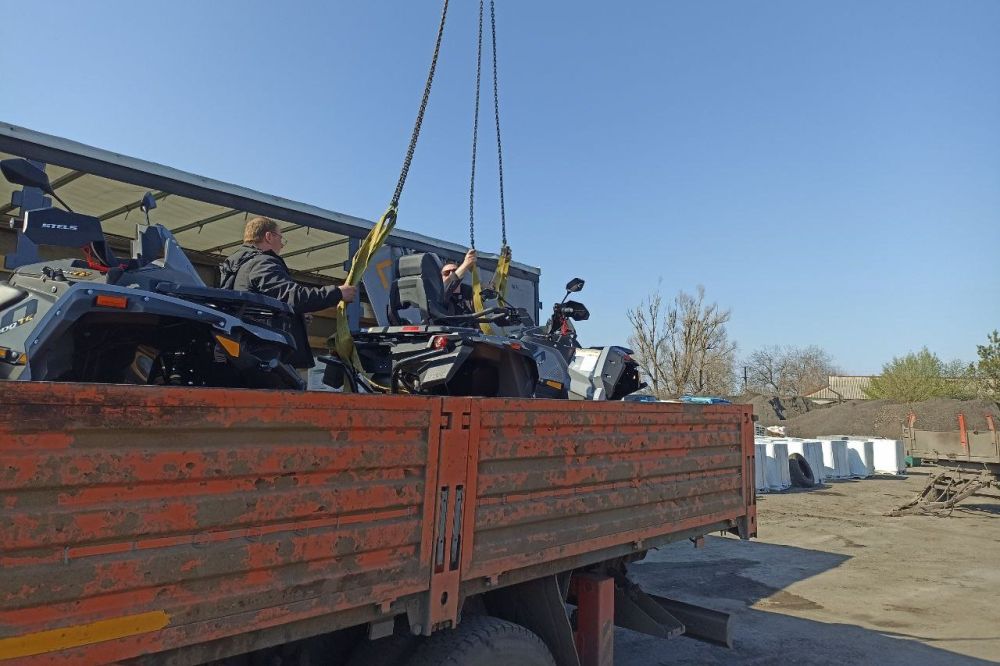 В Свердловский муниципальный округ поступила партия квадроциклов, приобретенных по инициативе Губернатора Красноярского края Михаила Михайловича Котюкова для последующей отправки военнослужащим, участвующим в специальной... В Свердловский муниципальный округ поступила партия квадроциклов, приобретенных по инициативе Губернатора Красноярского края Михаила Михайловича Котюкова для последующей отправки военнослужащим, участвующим в специальной...