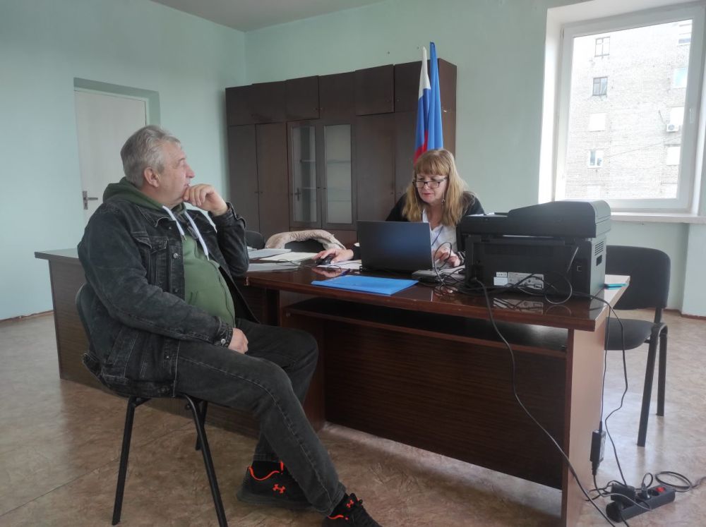 При содействии Единой России в муниципалитете проводятся выездные приемы граждан сотрудниками МФЦ При содействии Единой России в муниципалитете проводятся выездные приемы граждан сотрудниками МФЦ