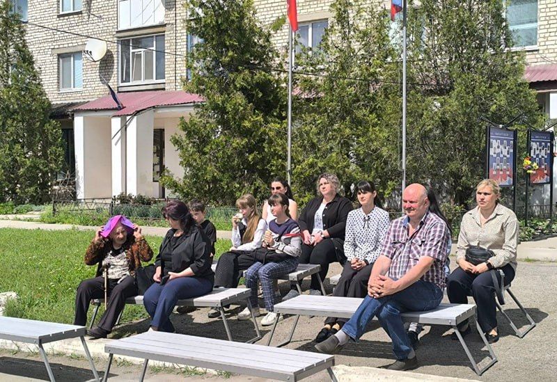 В поселке Краснодон состоялся концерт с участием передвижного Автоклуба В поселке Краснодон состоялся концерт с участием передвижного Автоклуба