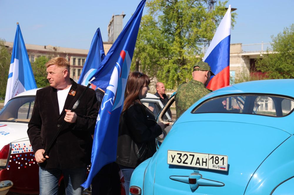 Участники автопробега Победы проехали по улицам Луганска Участники автопробега Победы проехали по улицам Луганска