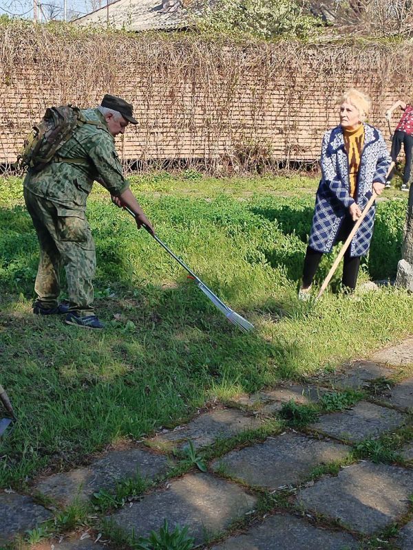 В рамках партийного проекта "Старшее поколение" ветераны Красного Луча включились в Республиканскую Акцию " Чистая Республика" В рамках партийного проекта "Старшее поколение" ветераны Красного Луча включились в Республиканскую Акцию " Чистая Республика"