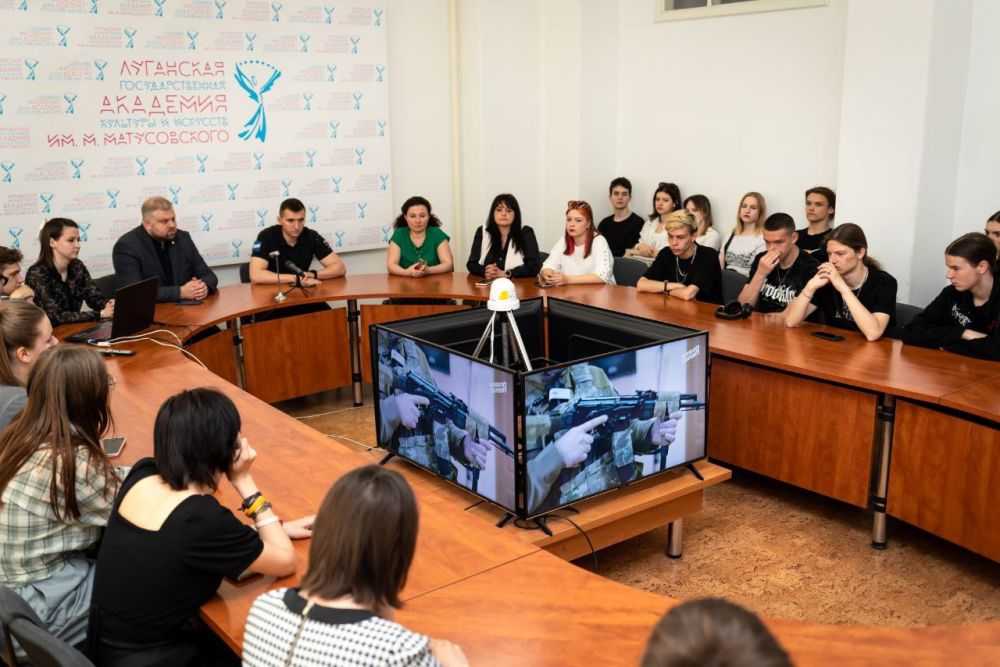 Молодая Гвардия открыла местное отделение в Луганской государственной академии культуры и искусств им. М. Матусовского Молодая Гвардия открыла местное отделение в Луганской государственной академии культуры и искусств им. М. Матусовского