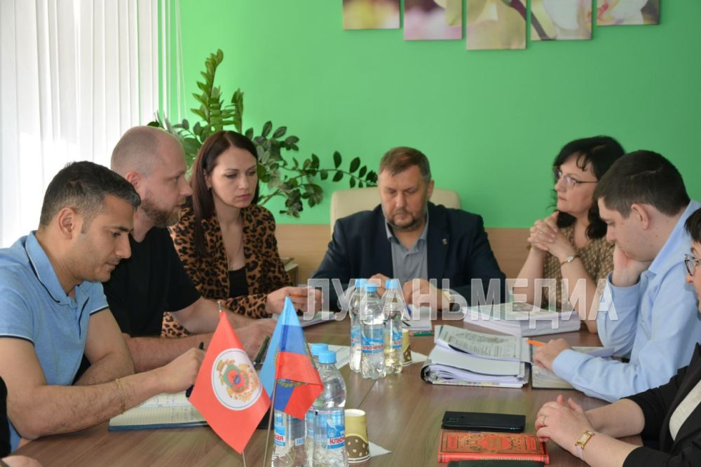 В Лутугино обсудили стратегию развития муниципалитета В Лутугино обсудили стратегию развития муниципалитета