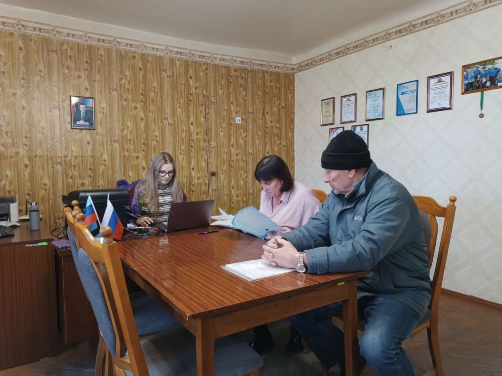 При содействии Единой России в муниципалитете проводятся выездные приемы граждан сотрудниками МФЦ При содействии Единой России в муниципалитете проводятся выездные приемы граждан сотрудниками МФЦ