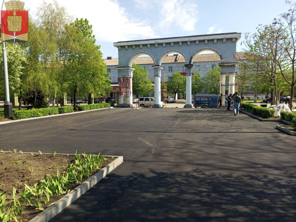Продолжается масштабная реновация Сквера Доблести и Славы по ул.Горького. Он будет обновлен ко Дню Победы Продолжается масштабная реновация Сквера Доблести и Славы по ул.Горького. Он будет обновлен ко Дню Победы