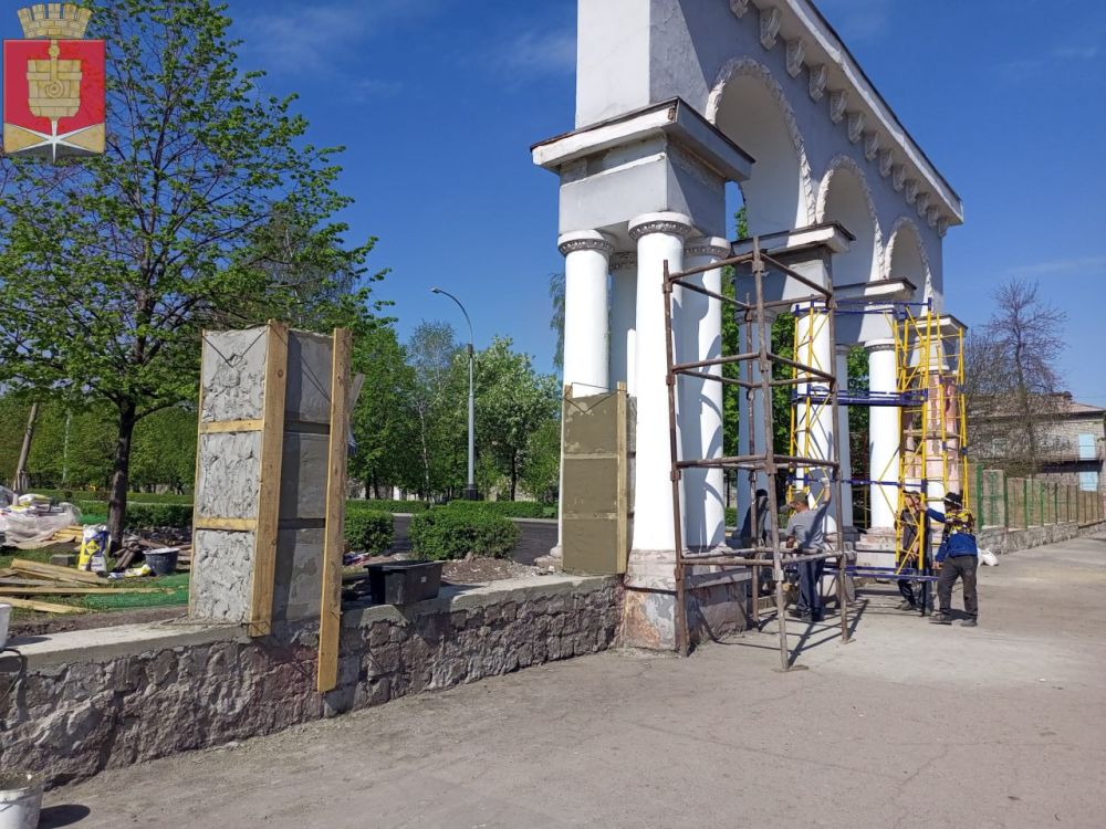 Продолжается масштабная реновация Сквера Доблести и Славы по ул.Горького. Он будет обновлен ко Дню Победы Продолжается масштабная реновация Сквера Доблести и Славы по ул.Горького. Он будет обновлен ко Дню Победы