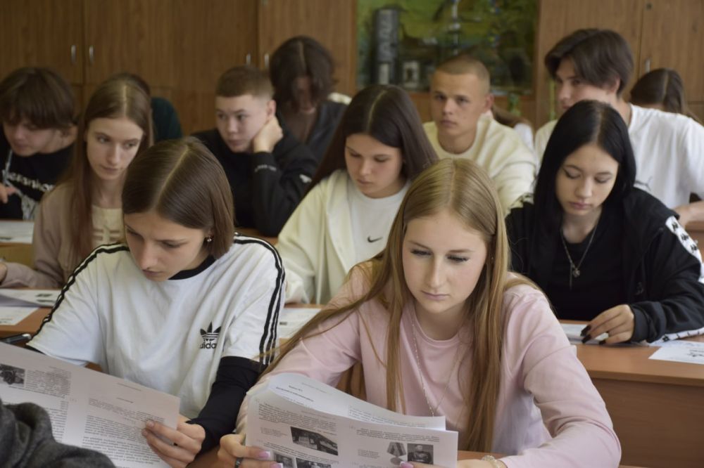 Сегодня, 25 апреля, а рамках проекта «Историческая память» партии «Единая Россия» в год 80-летия Победы, в Марковском муниципальном округе прошла масштабная акция «Диктант Победы» Сегодня, 25 апреля, а рамках проекта «Историческая память» партии «Единая Россия» в год 80-летия Победы, в Марковском муниципальном округе прошла масштабная акция «Диктант Победы»