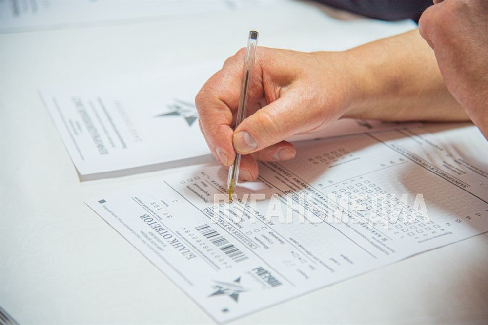 В Луганском академическом музыкально-драматическом театре имени Михаила Голубовича прошел Диктант Победы, приуроченный к 80-летию Победы в Великой Отечественной войне В Луганском академическом музыкально-драматическом театре имени Михаила Голубовича прошел Диктант Победы, приуроченный к 80-летию Победы в Великой Отечественной войне