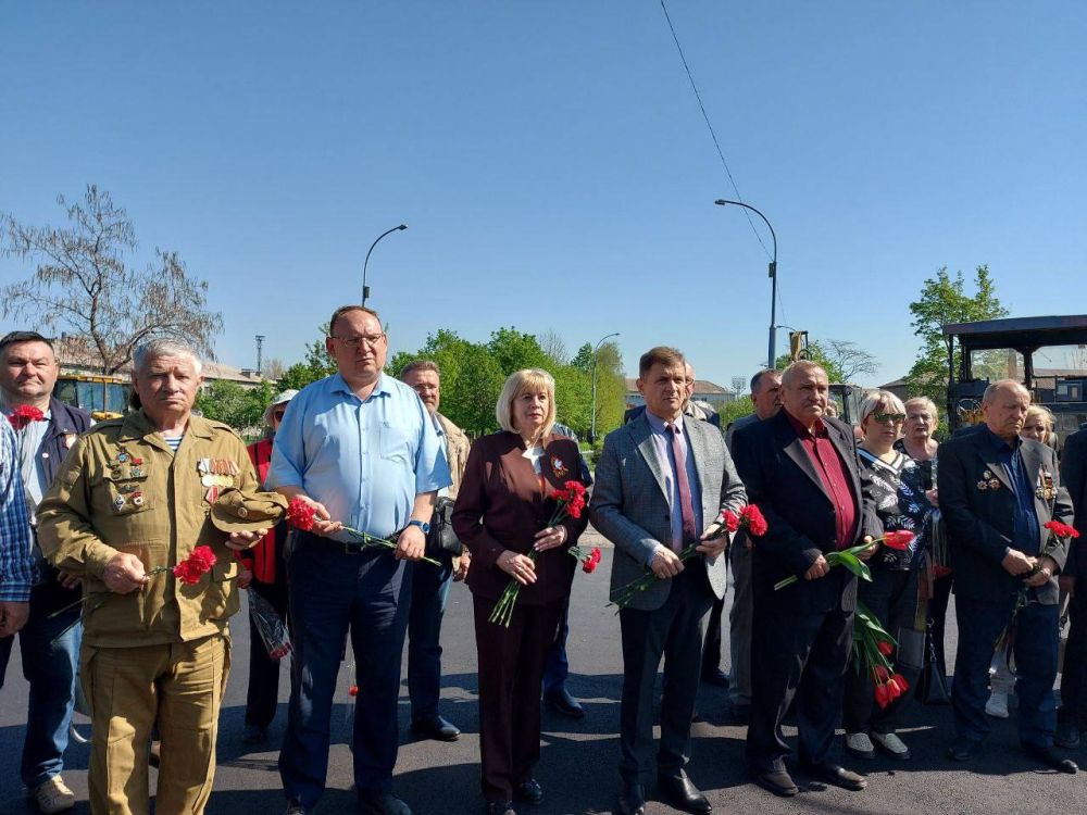 Роман Лысенко: В преддверии Дня участников ликвидации последствий радиационных аварий и катастроф и памяти жертв этих аварий и катастроф возложили цветы к памятному знаку чернобыльцам в Сквере Доблести и Славы Роман Лысенко: В преддверии Дня участников ликвидации последствий радиационных аварий и катастроф и памяти жертв этих аварий и катастроф возложили цветы к памятному знаку чернобыльцам в Сквере Доблести и Славы