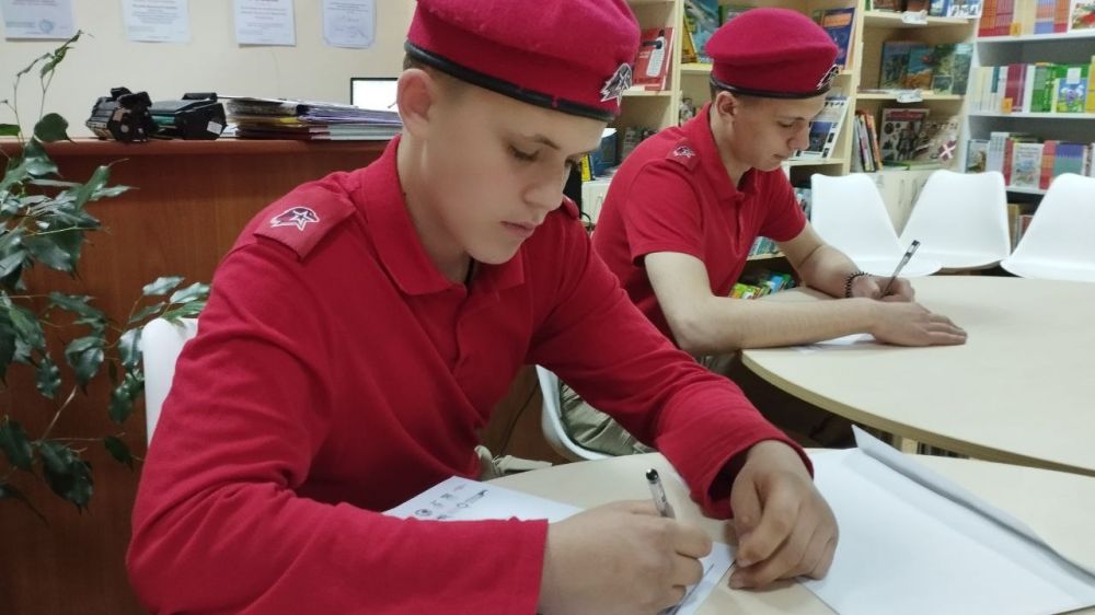 Белокуракинская детская библиотека стала местом, где прозвучало эхо великой Победы Белокуракинская детская библиотека стала местом, где прозвучало эхо великой Победы