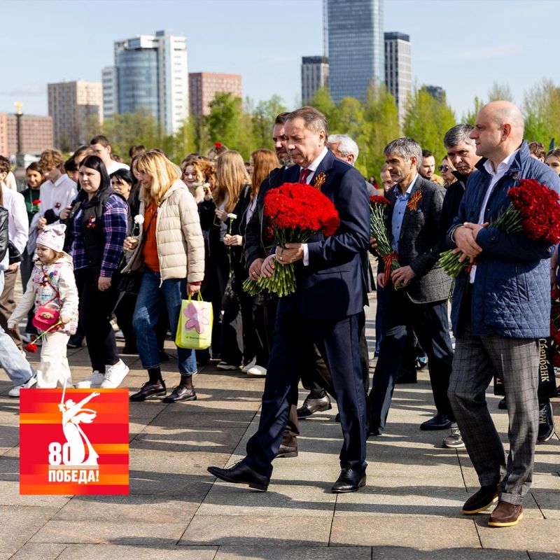 Огонь Памяти в честь 80-летия Великой Победы зажгли в Подмосковье Огонь Памяти в честь 80-летия Великой Победы зажгли в Подмосковье