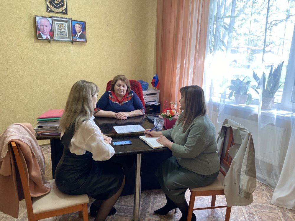 Активная работа на закрепленных территориях депутатами Антрацитовского муниципального округа Активная работа на закрепленных территориях депутатами Антрацитовского муниципального округа