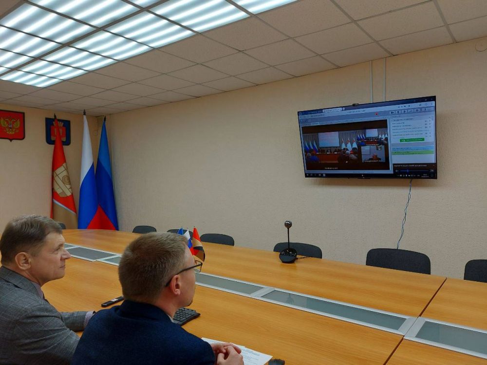 Роман Лысенко: Сегодня принял участие в рабочем совещании, проводимом совместно с коллегами из города Вологды посредством видео-конференц-связи Роман Лысенко: Сегодня принял участие в рабочем совещании, проводимом совместно с коллегами из города Вологды посредством видео-конференц-связи