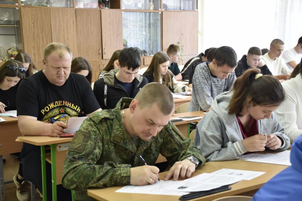 Сегодня, 25 апреля, а рамках проекта «Историческая память» партии «Единая Россия» в год 80-летия Победы, в Марковском муниципальном округе прошла масштабная акция «Диктант Победы» Сегодня, 25 апреля, а рамках проекта «Историческая память» партии «Единая Россия» в год 80-летия Победы, в Марковском муниципальном округе прошла масштабная акция «Диктант Победы»