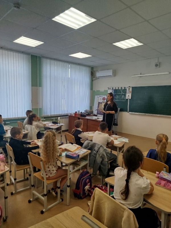 С 22 по 25 апреля в ГБОУ ЛНР "ССШ №17" прошла неделя психологии, нацеленная на улучшение социально-психологической атмосферы и развитие эмоционального интеллекта у младших школьников С 22 по 25 апреля в ГБОУ ЛНР "ССШ №17" прошла неделя психологии, нацеленная на улучшение социально-психологической атмосферы и развитие эмоционального интеллекта у младших школьников