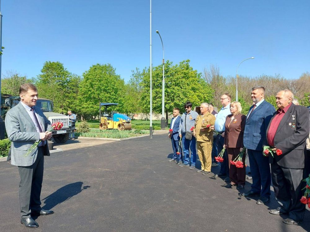 Роман Лысенко: В преддверии Дня участников ликвидации последствий радиационных аварий и катастроф и памяти жертв этих аварий и катастроф возложили цветы к памятному знаку чернобыльцам в Сквере Доблести и Славы Роман Лысенко: В преддверии Дня участников ликвидации последствий радиационных аварий и катастроф и памяти жертв этих аварий и катастроф возложили цветы к памятному знаку чернобыльцам в Сквере Доблести и Славы