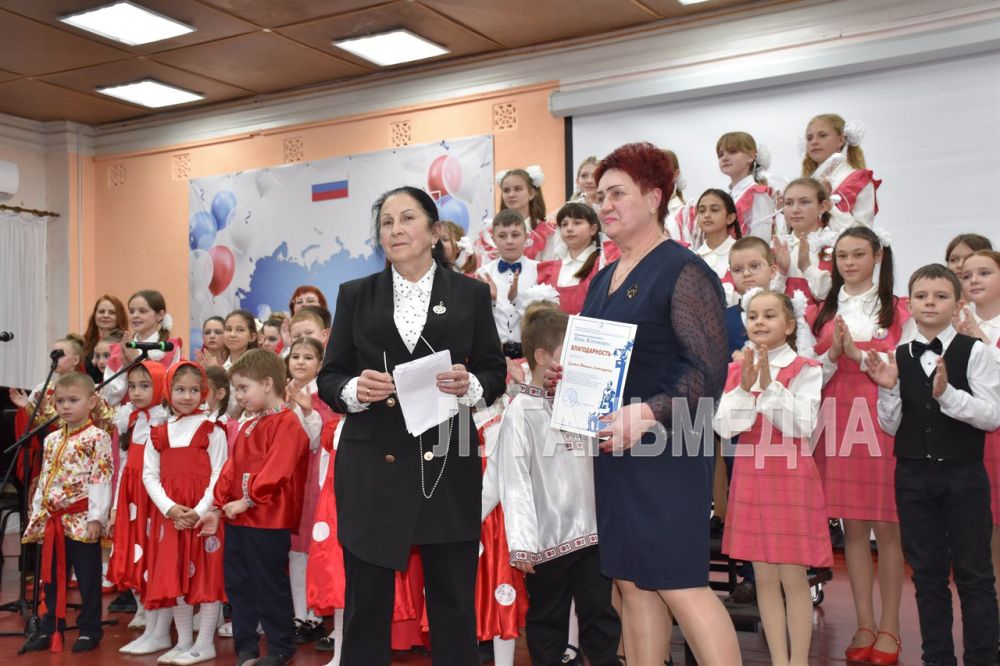 В Детской школе искусств города Первомайска в рамках выездного регионального фестиваля-конкурса «Кубок Матусовского» состоялся отчетный концерт «Мы - единое целое» В Детской школе искусств города Первомайска в рамках выездного регионального фестиваля-конкурса «Кубок Матусовского» состоялся отчетный концерт «Мы - единое целое»