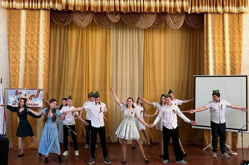 Открытие Года защитника Отечества состоялось в Свердловской СШ №6 Открытие Года защитника Отечества состоялось в Свердловской СШ №6