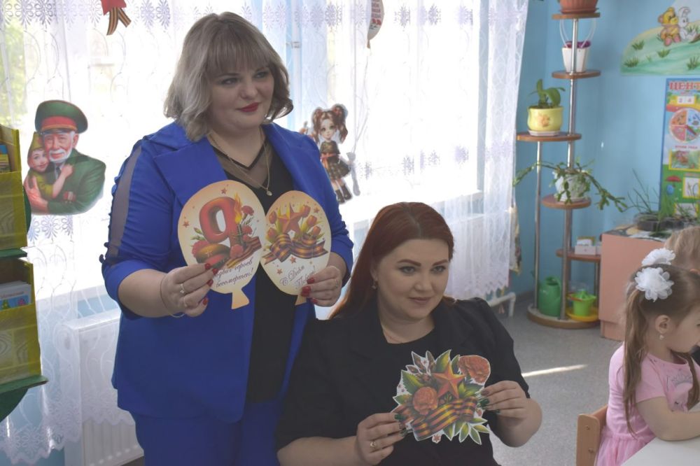 В Краснолучском городском округе проходит акция «Окна Победы» В Краснолучском городском округе проходит акция «Окна Победы»