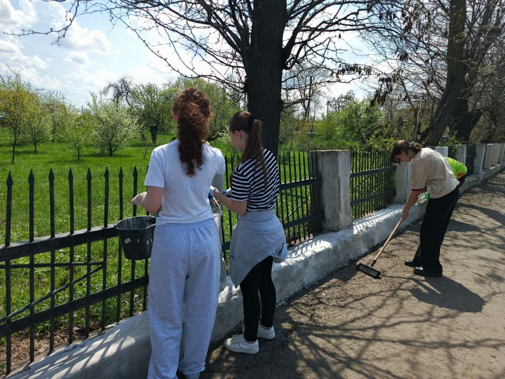 Сердца Раскрываются в Добрых Делах: "Марафон Зелёных Дел" и Субботник в Гимназии №1! Сердца Раскрываются в Добрых Делах: "Марафон Зелёных Дел" и Субботник в Гимназии №1!