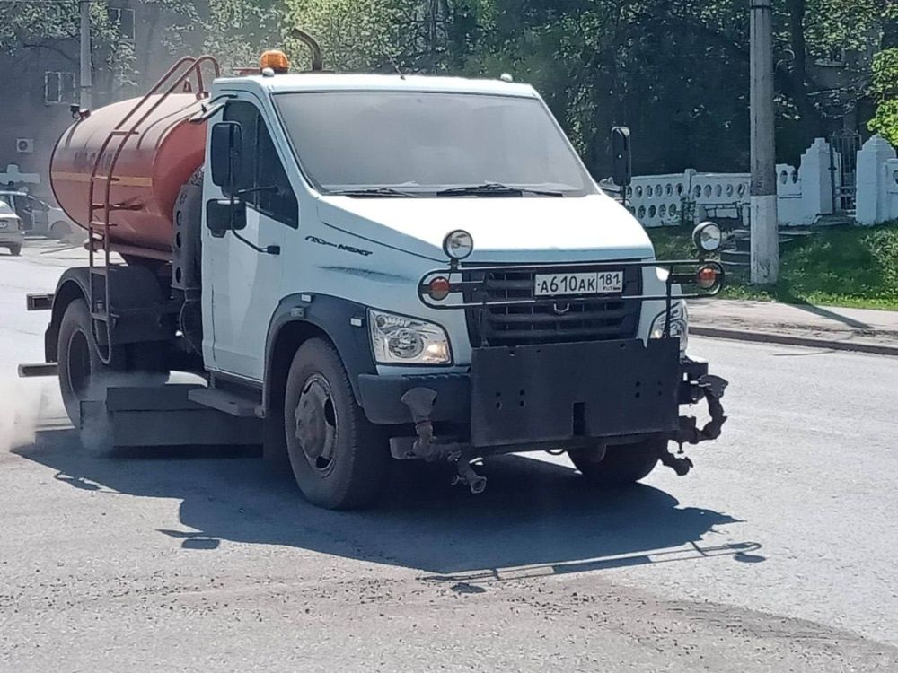 Коммунальные службы проводят работы на территории города Коммунальные службы проводят работы на территории города