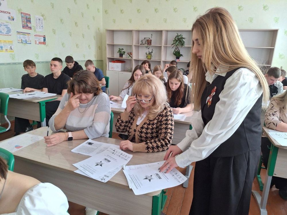 Антрацитовский муниципальный округ присоединился к масштабной Всемирной акции «Диктант Победы» Антрацитовский муниципальный округ присоединился к масштабной Всемирной акции «Диктант Победы»
