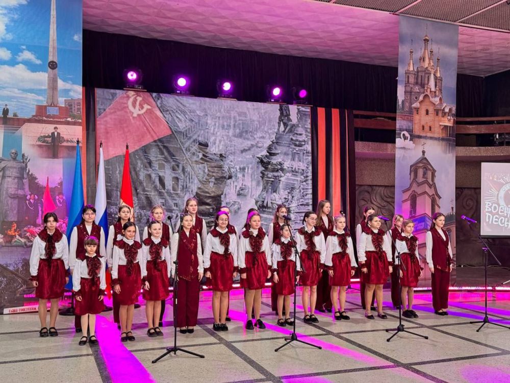 В Центре культуры города Алчевска прошла концертная программа «Музыка нашей Победы!», посвящённая 80-летию Великой Победы В Центре культуры города Алчевска прошла концертная программа «Музыка нашей Победы!», посвящённая 80-летию Великой Победы