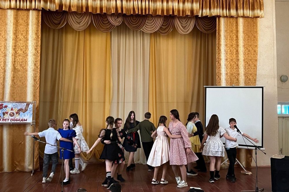 Открытие Года защитника Отечества состоялось в Свердловской СШ №6 Открытие Года защитника Отечества состоялось в Свердловской СШ №6