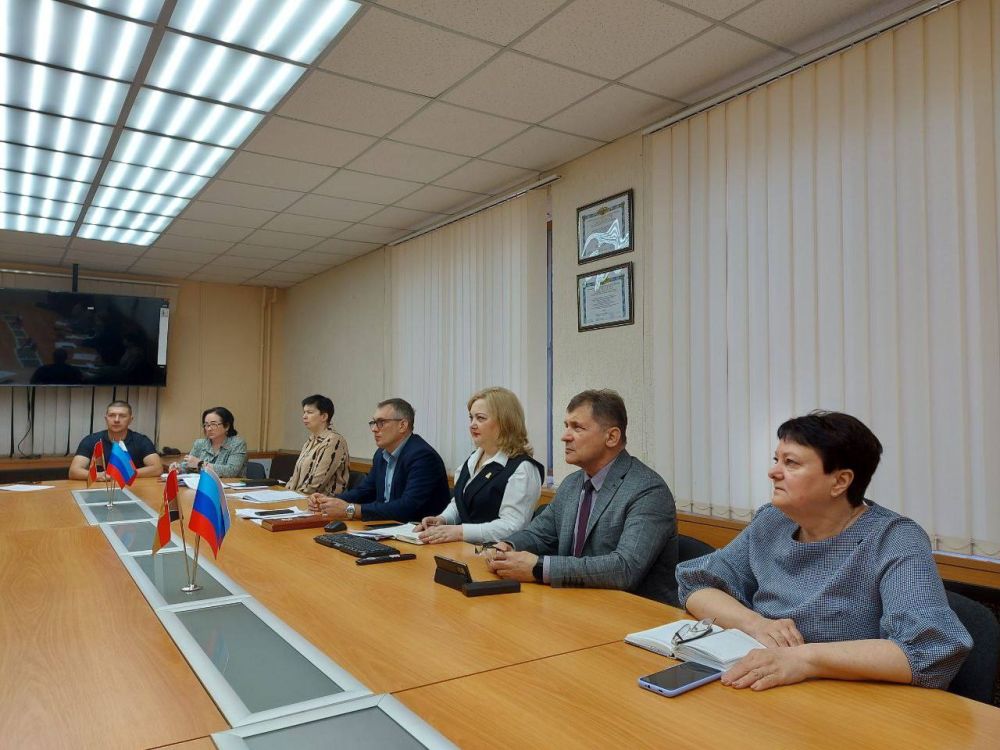 Роман Лысенко: Сегодня принял участие в рабочем совещании, проводимом совместно с коллегами из города Вологды посредством видео-конференц-связи Роман Лысенко: Сегодня принял участие в рабочем совещании, проводимом совместно с коллегами из города Вологды посредством видео-конференц-связи
