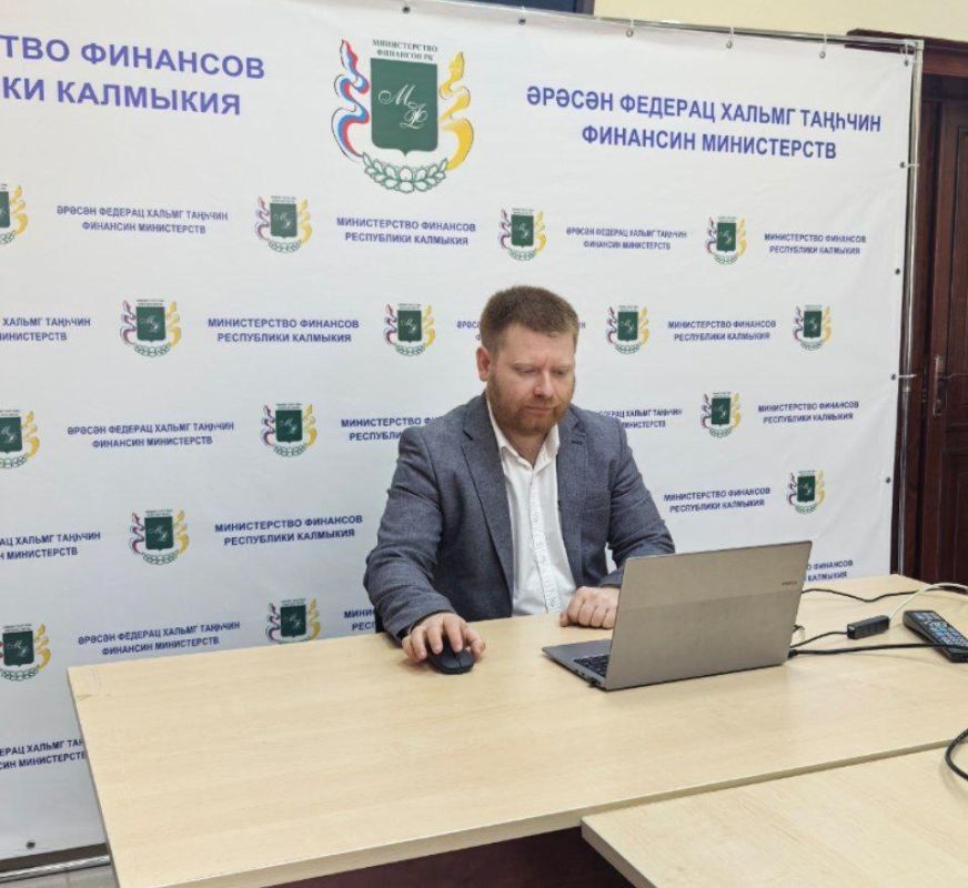 Студентам Антрацита рассказали о дропперах Студентам Антрацита рассказали о дропперах
