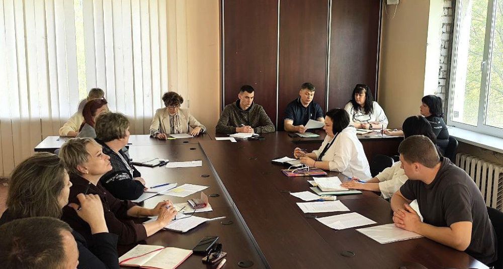 В Администрации прошла встреча депутатов с руководителем проекта от ФКР «Фонд Капитального Ремонта», Владимиром Лученковым В Администрации прошла встреча депутатов с руководителем проекта от ФКР «Фонд Капитального Ремонта», Владимиром Лученковым