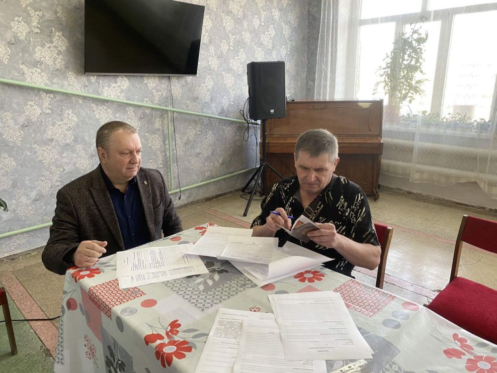 Активная работа на закрепленных территориях депутатами Антрацитовского муниципального округа Активная работа на закрепленных территориях депутатами Антрацитовского муниципального округа