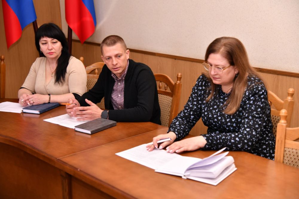 В Администрации Свердловского муниципального округа состоялась очередная встреча с членами семей погибших участников СВО В Администрации Свердловского муниципального округа состоялась очередная встреча с членами семей погибших участников СВО