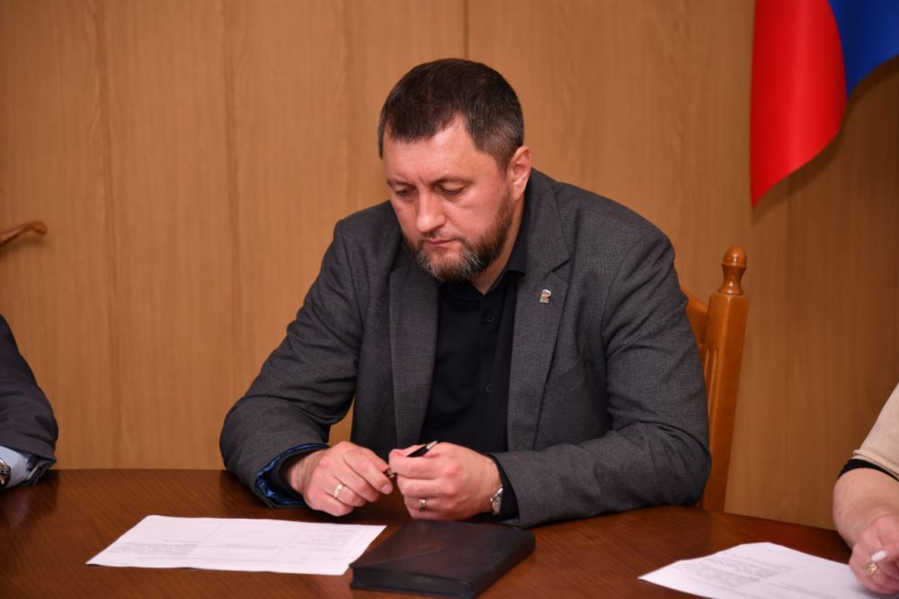 В Администрации Свердловского муниципального округа состоялась очередная встреча с членами семей погибших участников СВО В Администрации Свердловского муниципального округа состоялась очередная встреча с членами семей погибших участников СВО
