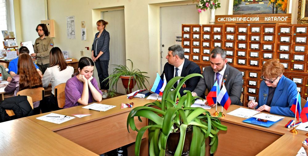 Заместитель Министра природных ресурсов и экологии Луганской Народной Республики приняла участие в Международной просветительско-патриотической акции «Диктант Победы» Заместитель Министра природных ресурсов и экологии Луганской Народной Республики приняла участие в Международной просветительско-патриотической акции «Диктант Победы»