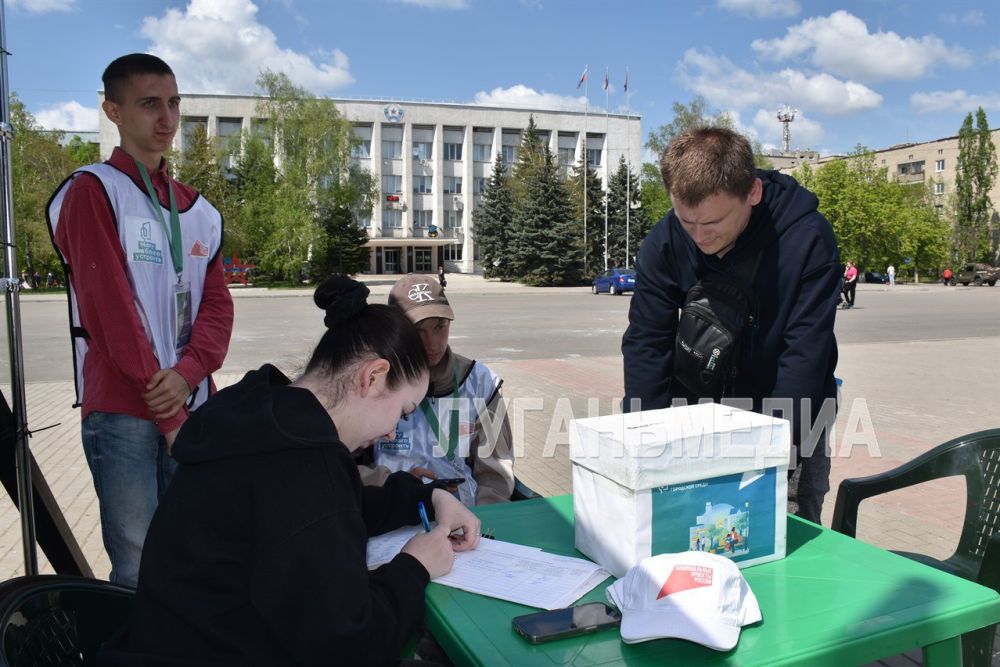 Жители города Кировска стали участниками Всероссийского голосования по выбору общественных территорий для благоустройства Жители города Кировска стали участниками Всероссийского голосования по выбору общественных территорий для благоустройства