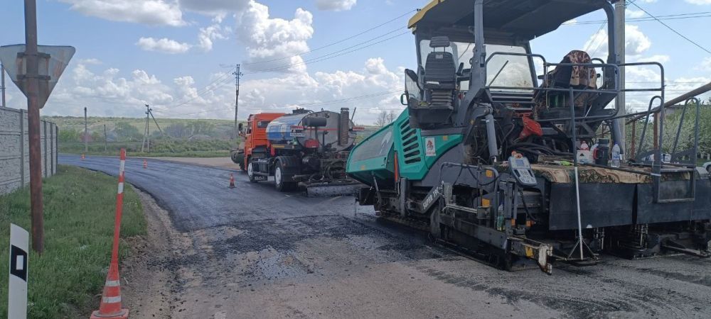 Министр сельского хозяйства ЛНР Евгений Сорокин принял участие в старте ремонта дороги Николаевка — Пионерское Министр сельского хозяйства ЛНР Евгений Сорокин принял участие в старте ремонта дороги Николаевка — Пионерское