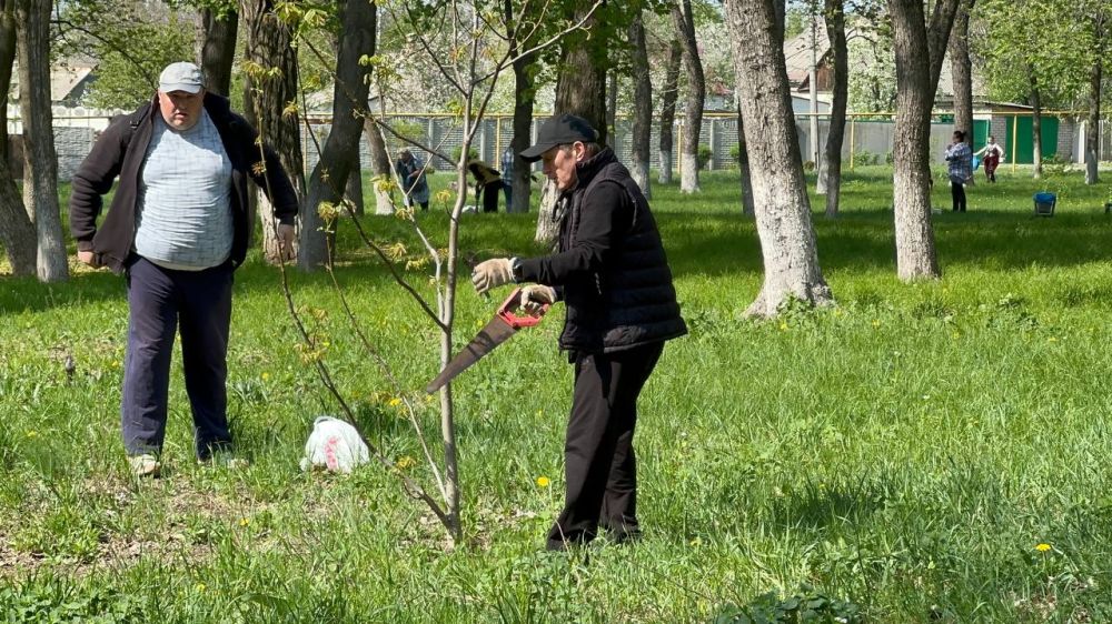 Андрей Рубанцов: Сотрудники Администрации городского округа город Ровеньки приняли активное участие во Всероссийском субботнике Андрей Рубанцов: Сотрудники Администрации городского округа город Ровеньки приняли активное участие во Всероссийском субботнике