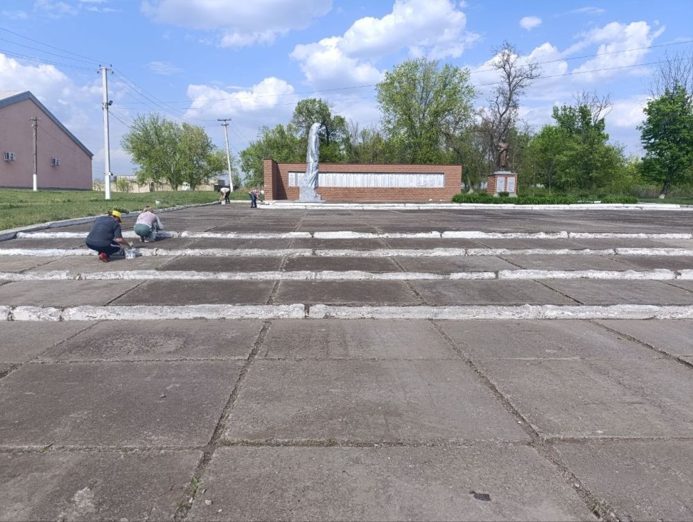 В Новопсковском районе чтят память героев В Новопсковском районе чтят память героев